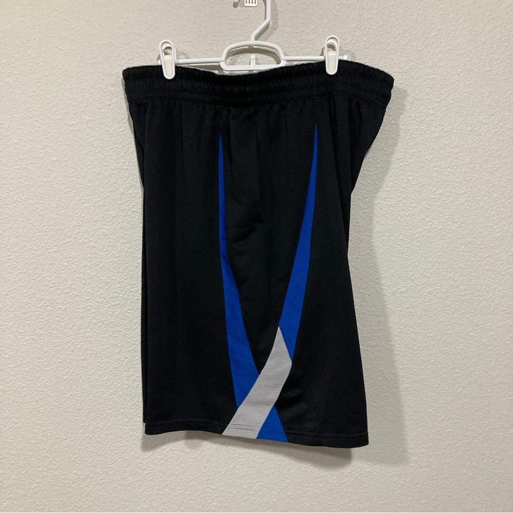 Champs shorts - Picture 2 of 7